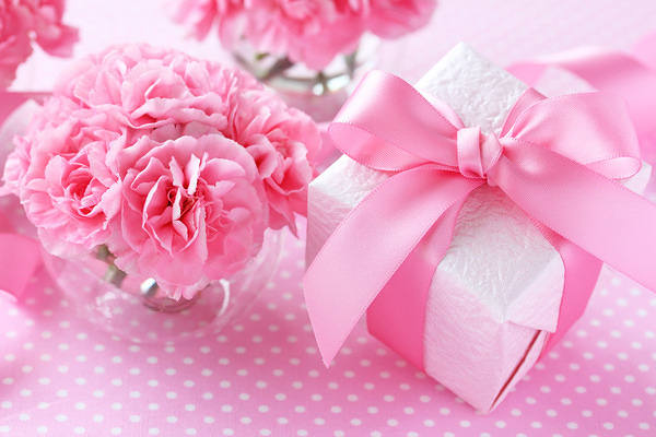 This jpeg image - Beautiful Pink Background with Flower and Gift, is available for free download