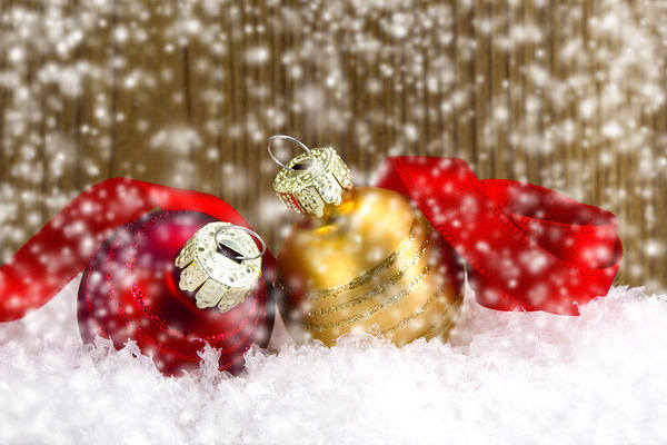 This jpeg image - Christmas Background with Yellow and Red Christmas Balls, is available for free download