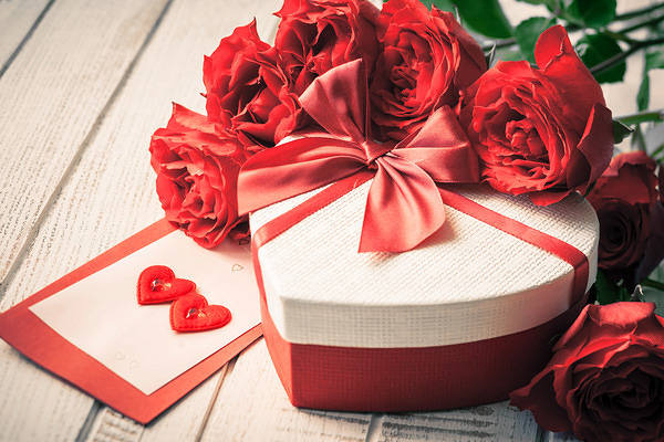 This jpeg image - Heart Gift and Red Roses Background, is available for free download