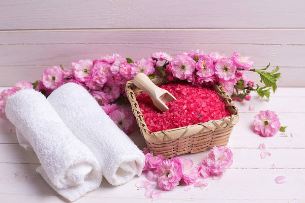 This jpeg image - Spa Background with Pink Flowers, is available for free download
