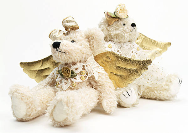 This jpeg image - White Angels Teddy Bears Background, is available for free download