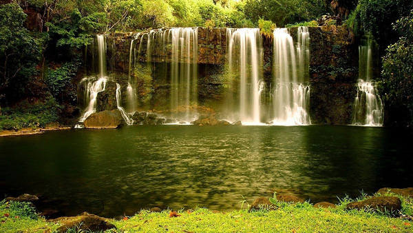 This jpeg image - Natural Waterfall Wallpaper, is available for free download
