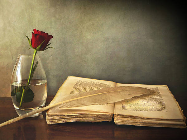 This jpeg image - Romantic Vintage Wallpaper, is available for free download