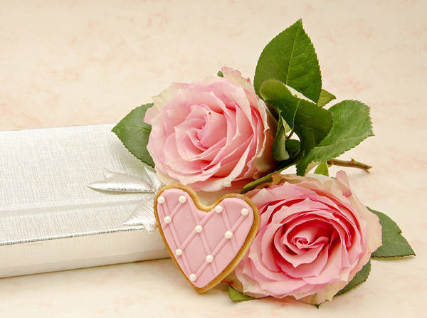 This jpeg image - Pink Roses and Heart Background, is available for free download