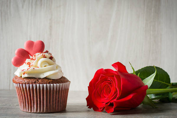 This jpeg image - Red Rose and Cake Background, is available for free download
