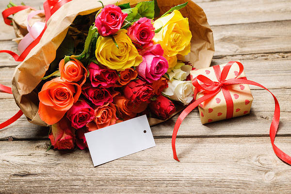 This jpeg image - Rose Bouquet and Gift Background, is available for free download