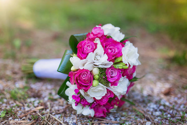 This jpeg image - Rose Wedding Bouquet Background, is available for free download