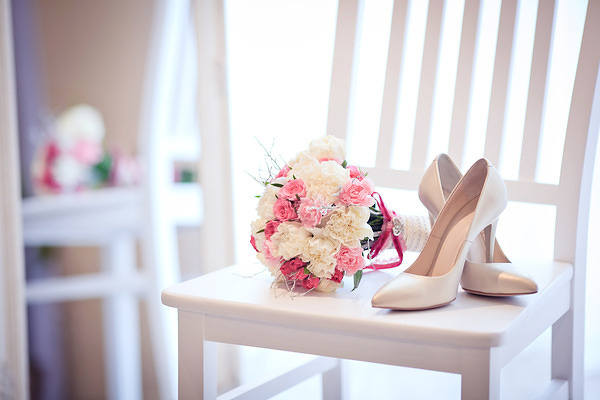 This jpeg image - Wedding Background with Heels, is available for free download