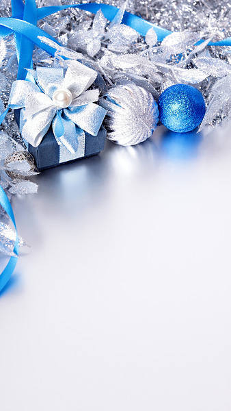 This jpeg image - Christmas Silver iPhone 6S Plus Wallpaper, is available for free download