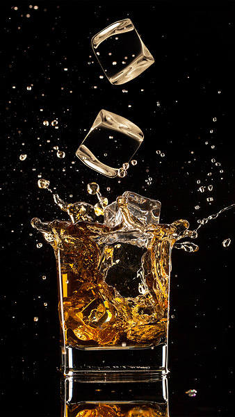 This jpeg image - Whiskey and Ice iPhone 6S Plus Wallpaper, is available for free download
