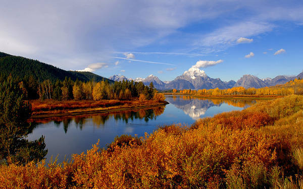 This jpeg image - Autumn Mountain and River Landscape Wallpaper, is available for free download