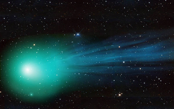 This jpeg image - Comet Lovejoy Wallpaper, is available for free download
