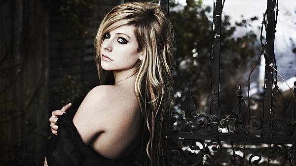 This jpeg image - Avril Lavigne Black Wallpaper, is available for free download