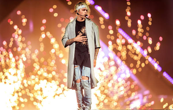 This jpeg image - Justin Bieber Concert Wallpaper, is available for free download