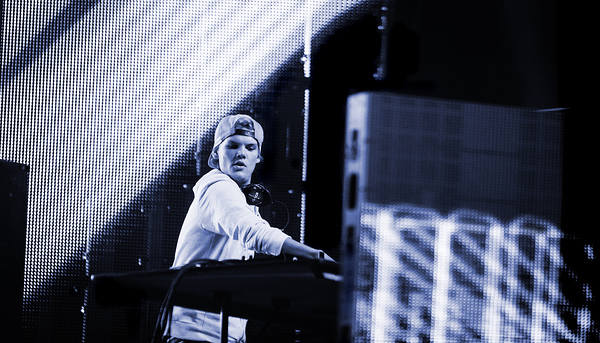 This jpeg image - Live DJ Avicii Wallpaper, is available for free download