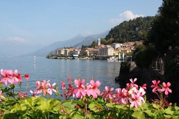 This jpeg image - Lake Como Italy Wallpaper, is available for free download