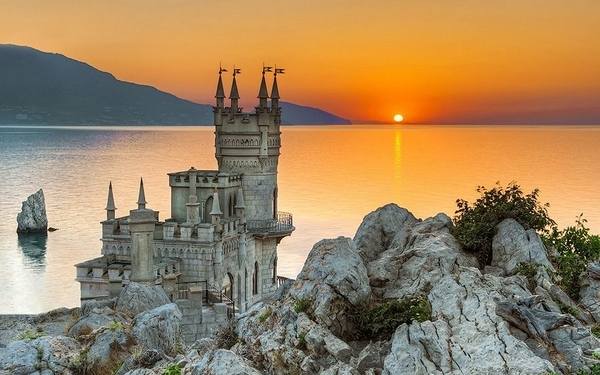 This jpeg image - Swallows Nest Castle Ukraine Wallpaper, is available for free download